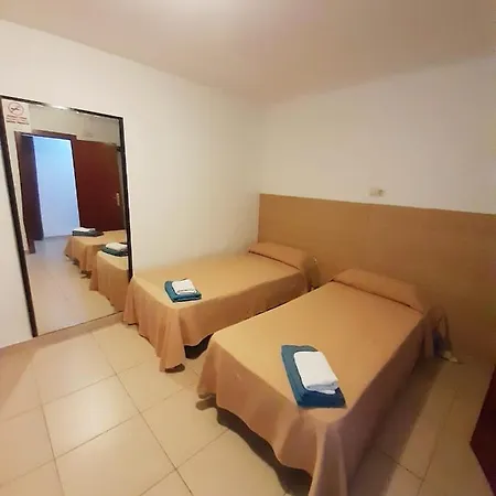 Hostal Lloret Playa 호텔 료렛 드 마르