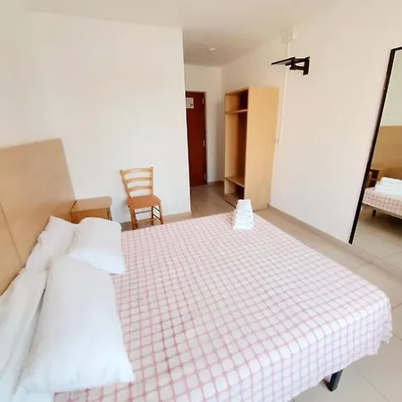Hostal Lloret Playa 2* 료렛 드 마르